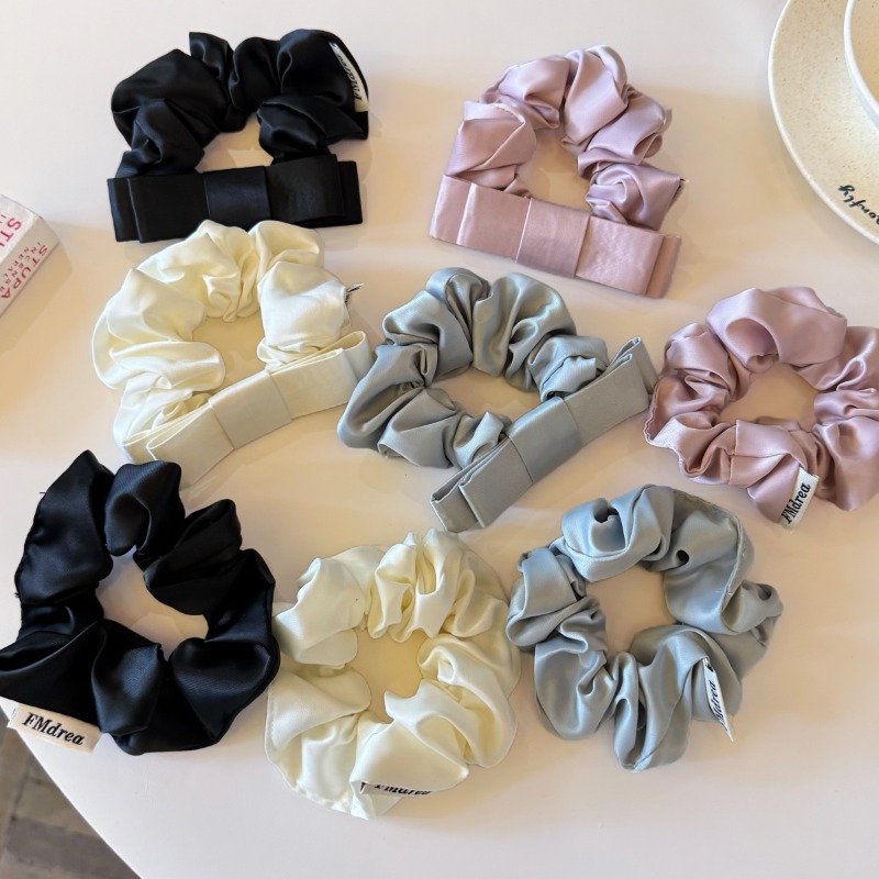 Hochwertige Glatte Einfarbige  – Satin Bow Tie Bewertung und Preis